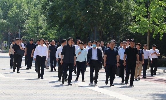 海淀区政协副主席许云与山东省聊城市领导到9888拉斯维加斯官方网站工场调研